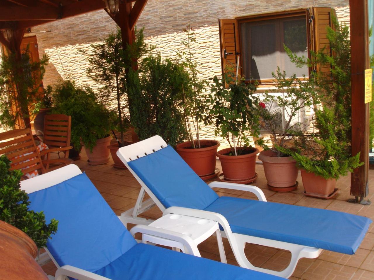 The Love Holiday House Tris Elies Экстерьер фото